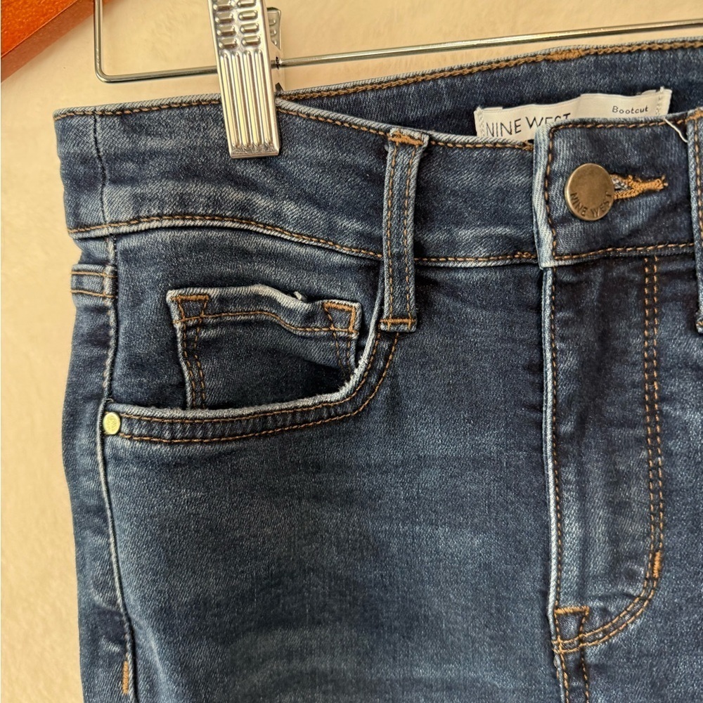Nine West Blue jeans Bootcut Stretch Jeans Size 0 Dark Wash comfortable - Picture 3 of 12